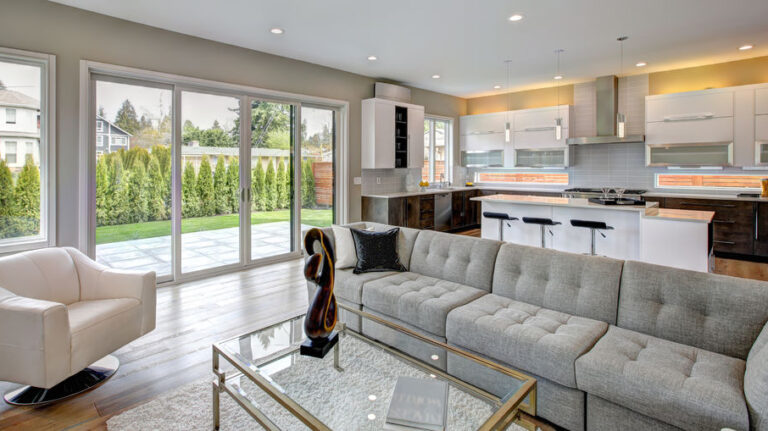 Contemporary style living room Remodeling