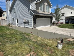 Professional concrete contractor driveway