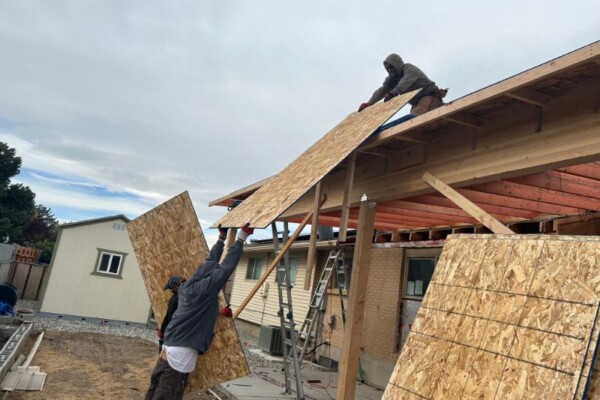 Professional home builder roof contractor