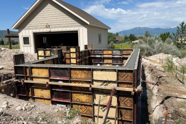 Professional concrete contractor foundation installation